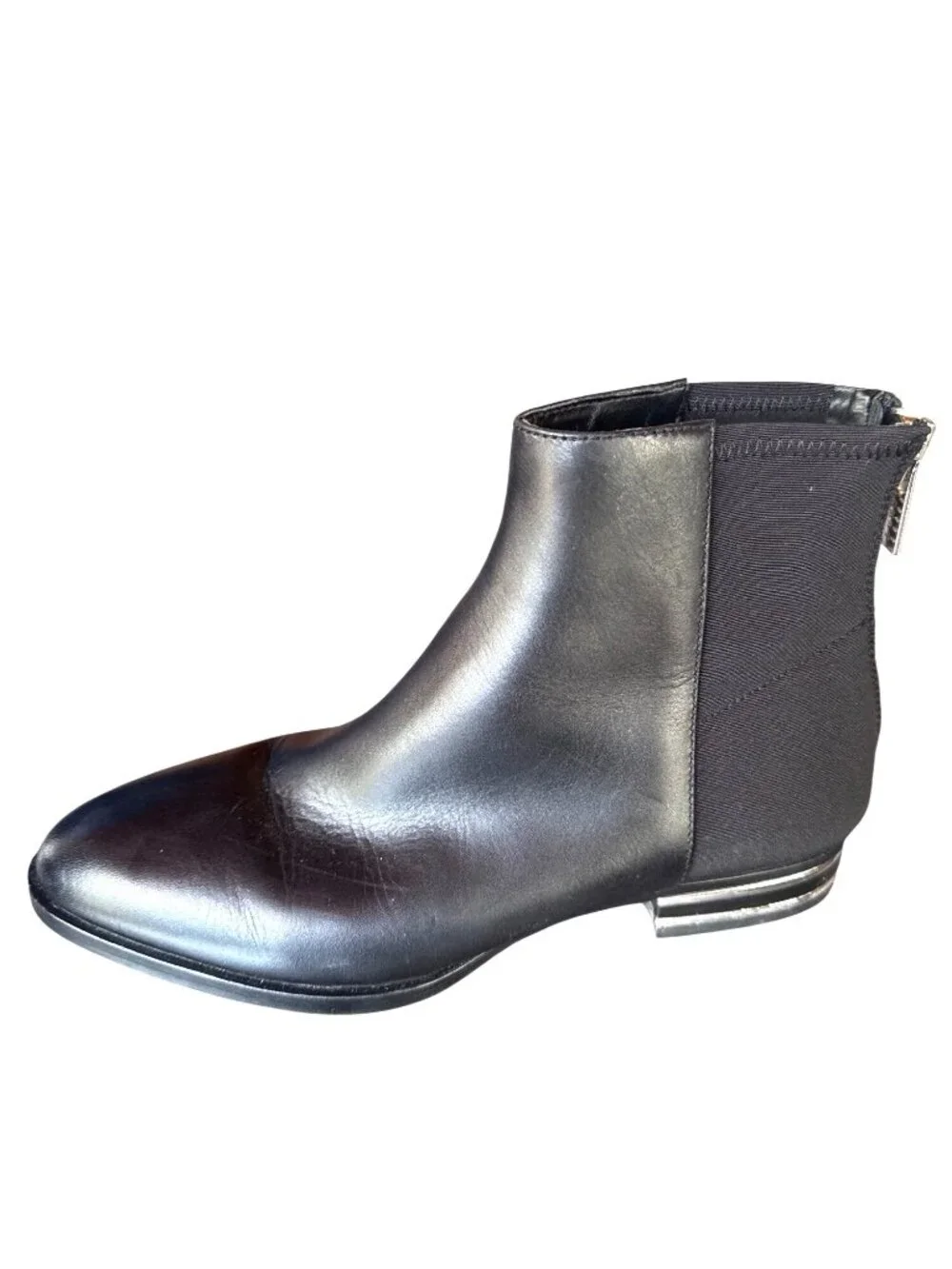 DKNY Black Leather Ankle Boots Size 7 Back Zipper Closure Low Heel Fall Fashion